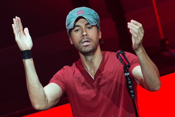 Enrique Iglesias izolat în Miami în timpul uraganului Irma Imagini