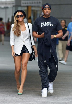 51118789 Couple Beyonce and Jay-Z out on a movie date to watch 'Iron Man 3' in Battery Park in New York City, New York on June 2, 2013 FameFlynet, Inc - Beverly Hills, CA, USA - +1 (818) 307-4813