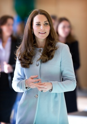 Catherine Herzogin von  Cambridge eröffnet Kensington Leisure Centre in London / 190115 ***Catherine Duchess fron Cambridge opens the Kensington Leisure Centre in London