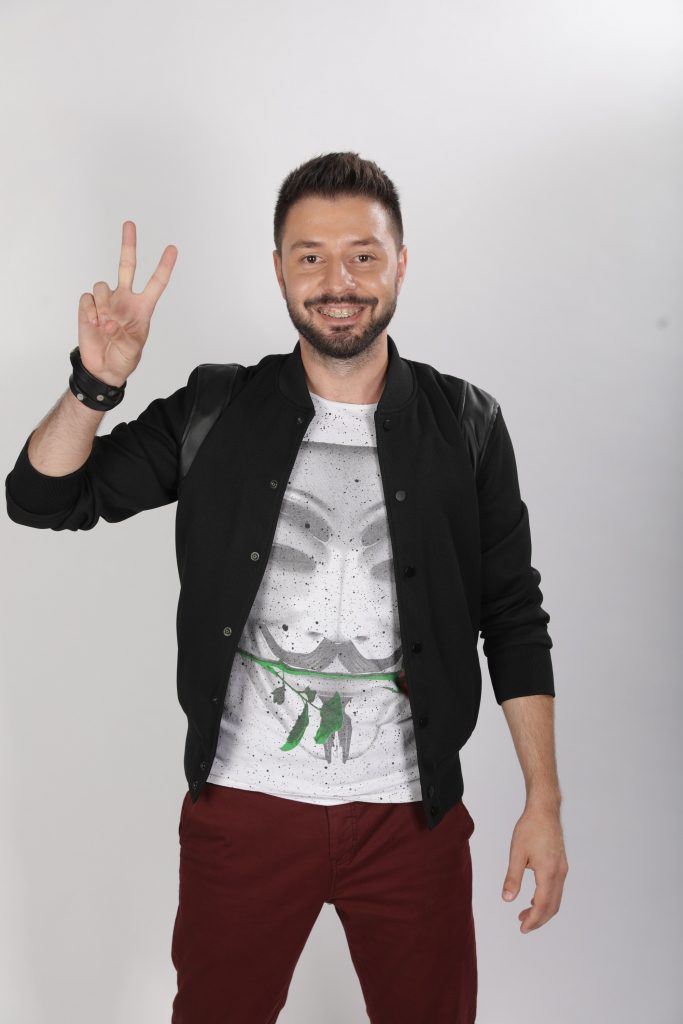 Cine Este Bogdan Ioan De La Vocea Romaniei Arhitectul Care L ImitÄƒ Pe Mj